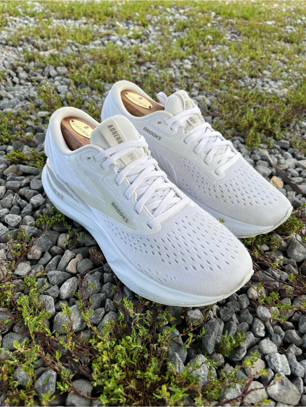 Brooks Adrenaline GTS 24
Comfort/Athletic
Medical Field Shoe
Size 8.5 for Women - Picture 6 of 10